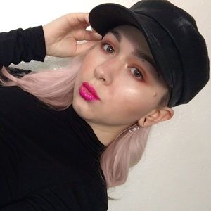 Meet your Posher, Alexandra